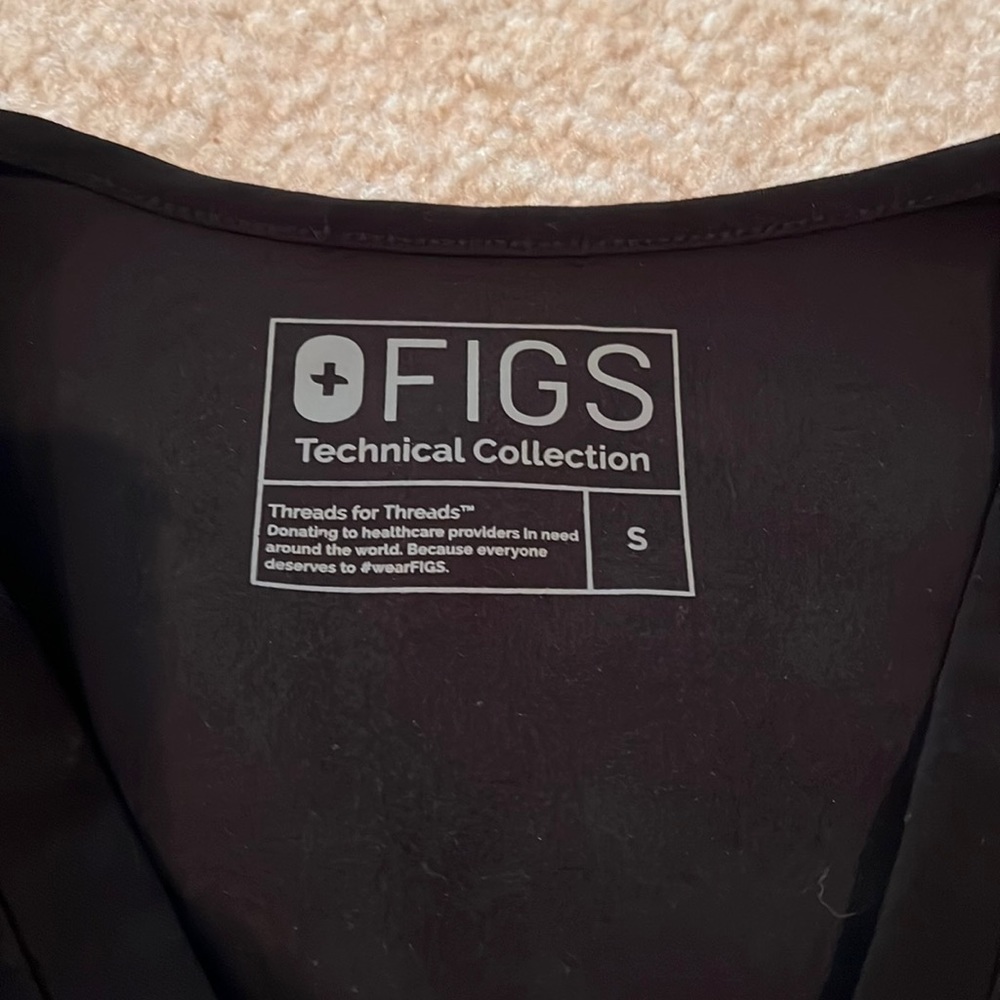 NWOT Figs Casma Three Pocket Scrub Top